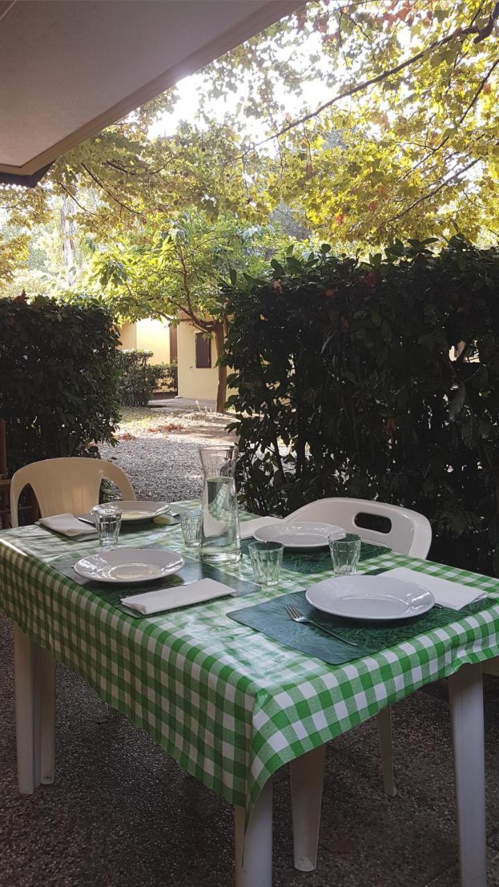 Camping Luna Hotel Marina di Massa Exterior photo